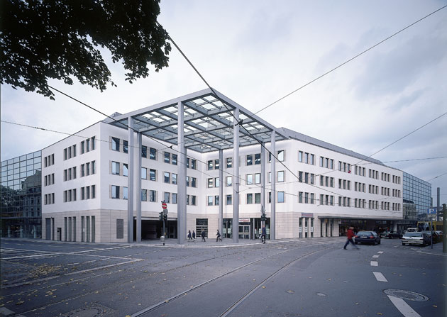 Hays branch in Bonn from the outside