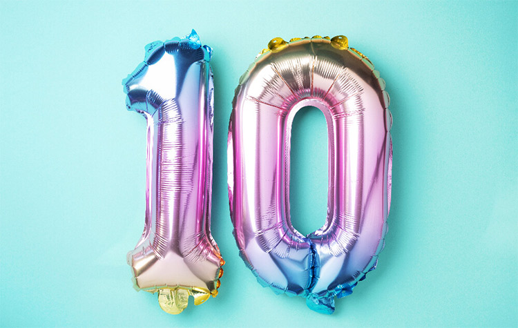 Luftballons in Form der Zahl 10