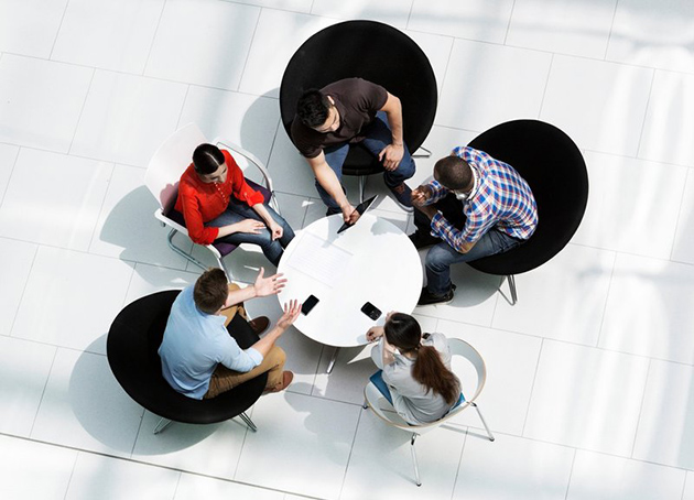 Mitarbeitende sprechen über ihren Gehalt